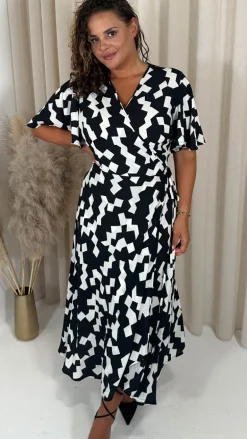 CurveWoW Angel Sleeve Wrap Dress Mono