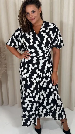 CurveWoW Angel Sleeve Wrap Dress Mono