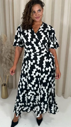 CurveWoW Angel Sleeve Wrap Dress Mono