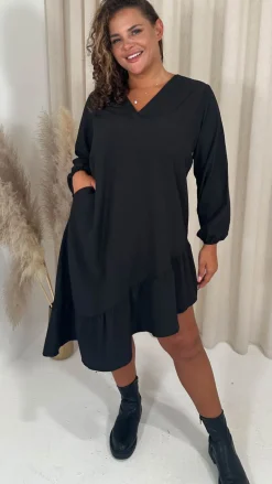 CurveWow Asymmetric Textured Hem V Neck Shift Dress Black