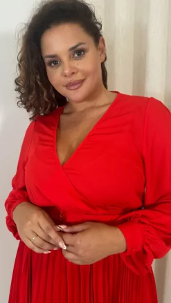 CurveWow Buckle Belt Pleated Midi Dress Red