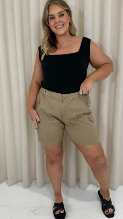 CurveWow Cargo Shorts Camel