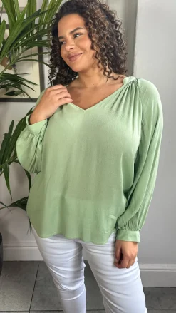CurveWow Cheese Cloth Vneck Top Green