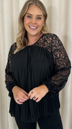 CurveWow Crochet Lace Pleated Swing Top Black