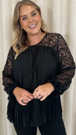 CurveWow Crochet Lace Pleated Swing Top Black