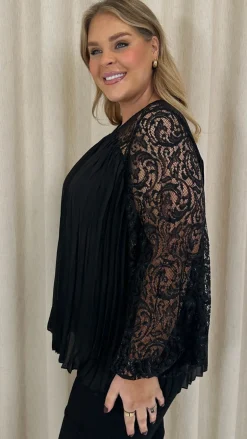 CurveWow Crochet Lace Pleated Swing Top Black