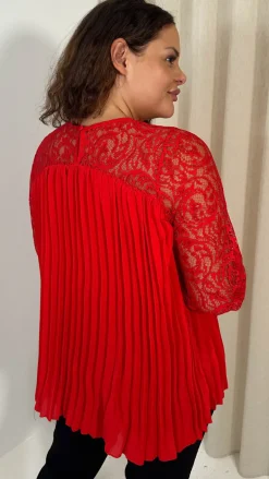 CurveWow Crochet Lace Pleated Swing Top Red