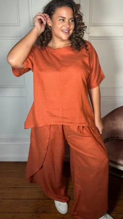 CurveWow Dip Hem Oversized Top Rust