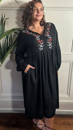 Curvewow Embroidered Tassel Tie Midi Dress Black