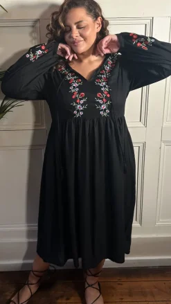 Curvewow Embroidered Tassel Tie Midi Dress Black