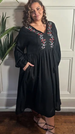 Curvewow Embroidered Tassel Tie Midi Dress Black