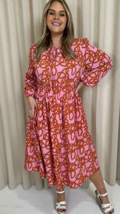 CurveWow Keyhole Front Dress Pink Chain