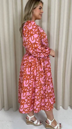 CurveWow Keyhole Front Dress Pink Chain