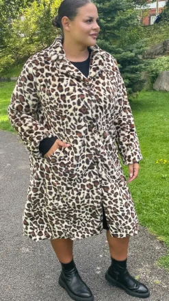 CurveWow Leopard Print Coat