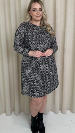 CurveWow Long Sleeve Swing Dress Mono Print