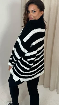 CurveWow Roll Neck Swing Knitted Jumper Black