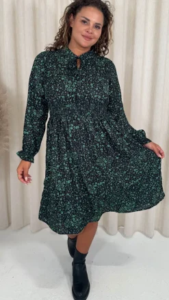 CurveWow Shirred Waist Tie Neck Dress Black & Green Ditsy