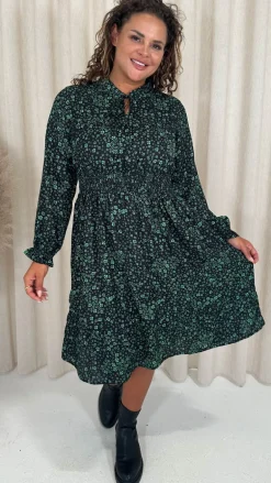 CurveWow Shirred Waist Tie Neck Dress Black & Green Ditsy