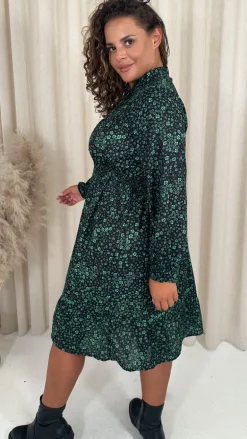 CurveWow Shirred Waist Tie Neck Dress Black & Green Ditsy