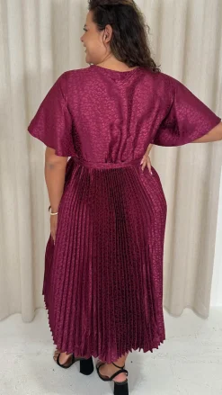 CurveWow Short Sleeve Pleated Midi Dress Wine Animal