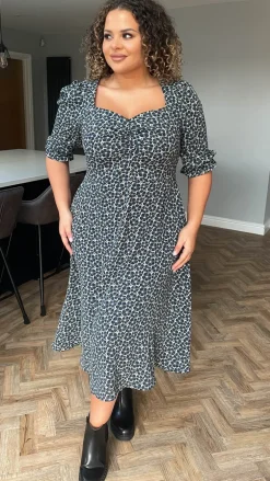 CurveWow Sweetheart Neck Midi Dress Blue Floral