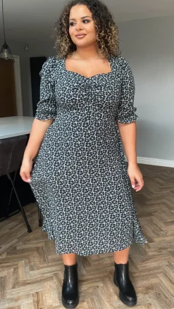 CurveWow Sweetheart Neck Midi Dress Blue Floral