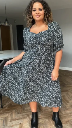 CurveWow Sweetheart Neck Midi Dress Blue Floral