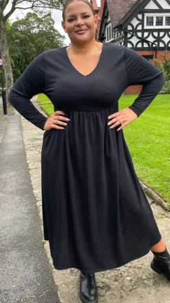 CurveWow Textured V Neck Long Sleeve Midi Dress Black