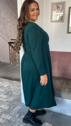 CurveWow Textured V Neck Long Sleeve Midi Dress Green